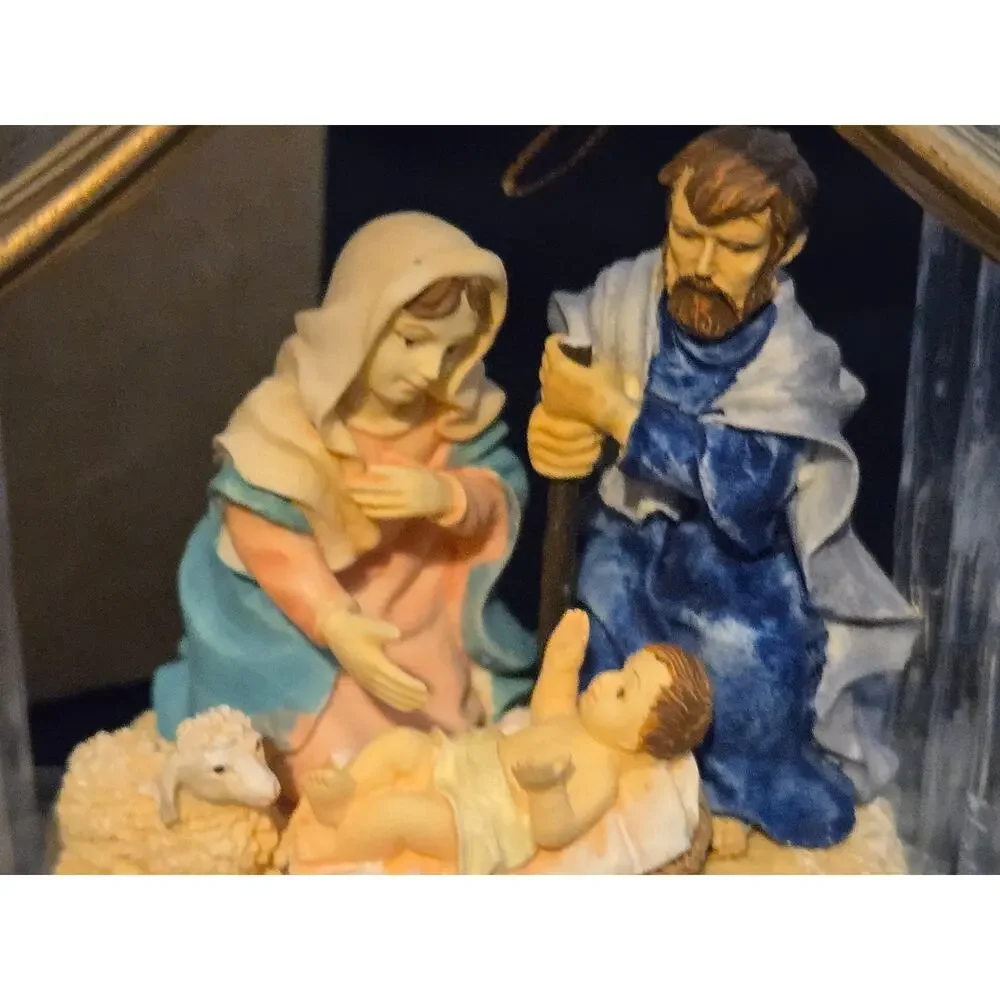 Avon Gift Collection Lighted Musical Hanging Nativity Ornament Christmas 2000